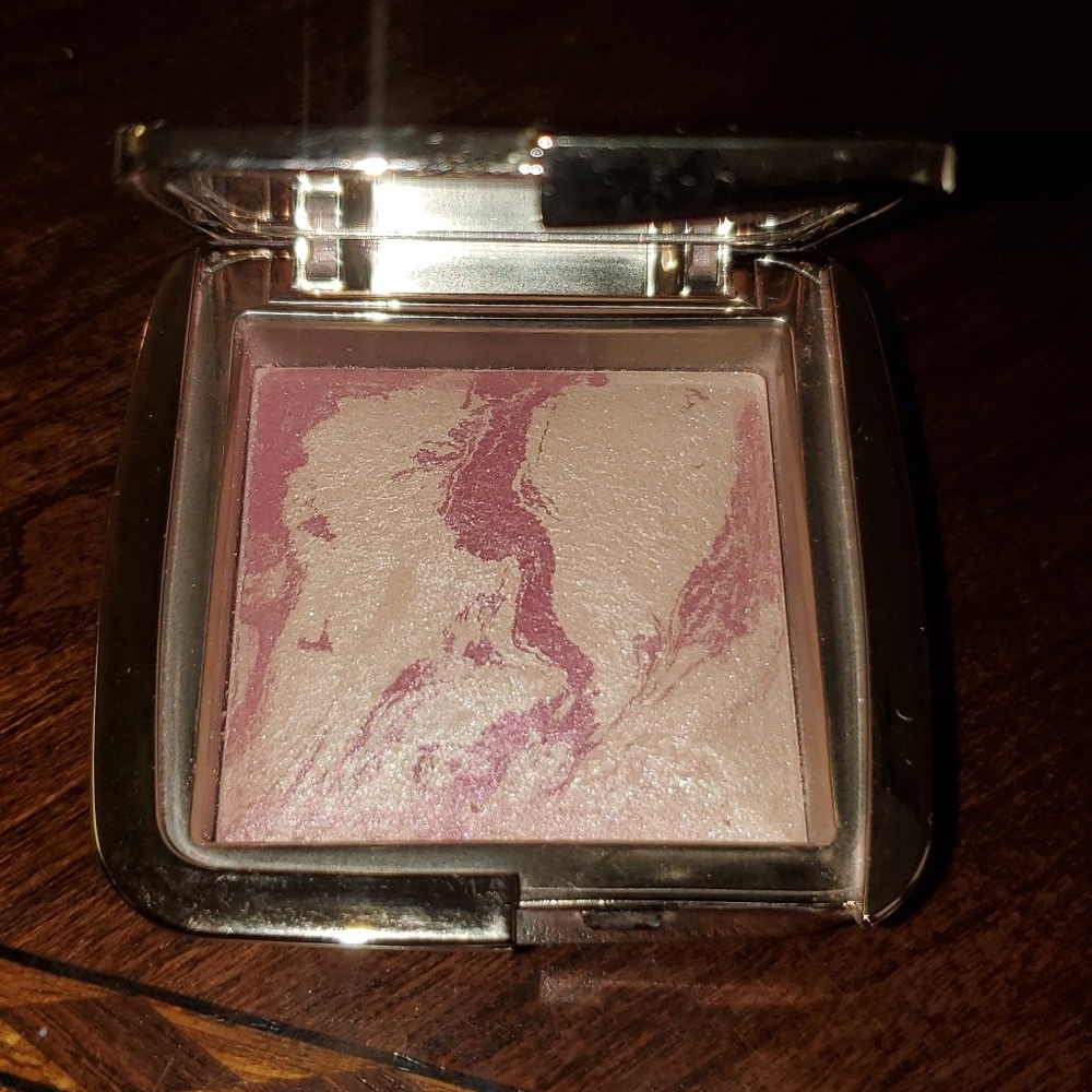 Hourglass Blush